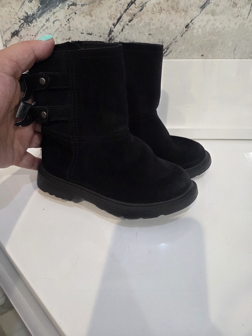 UGG Suede Bow Boots Sz 9